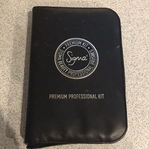 Sigma Brush holder